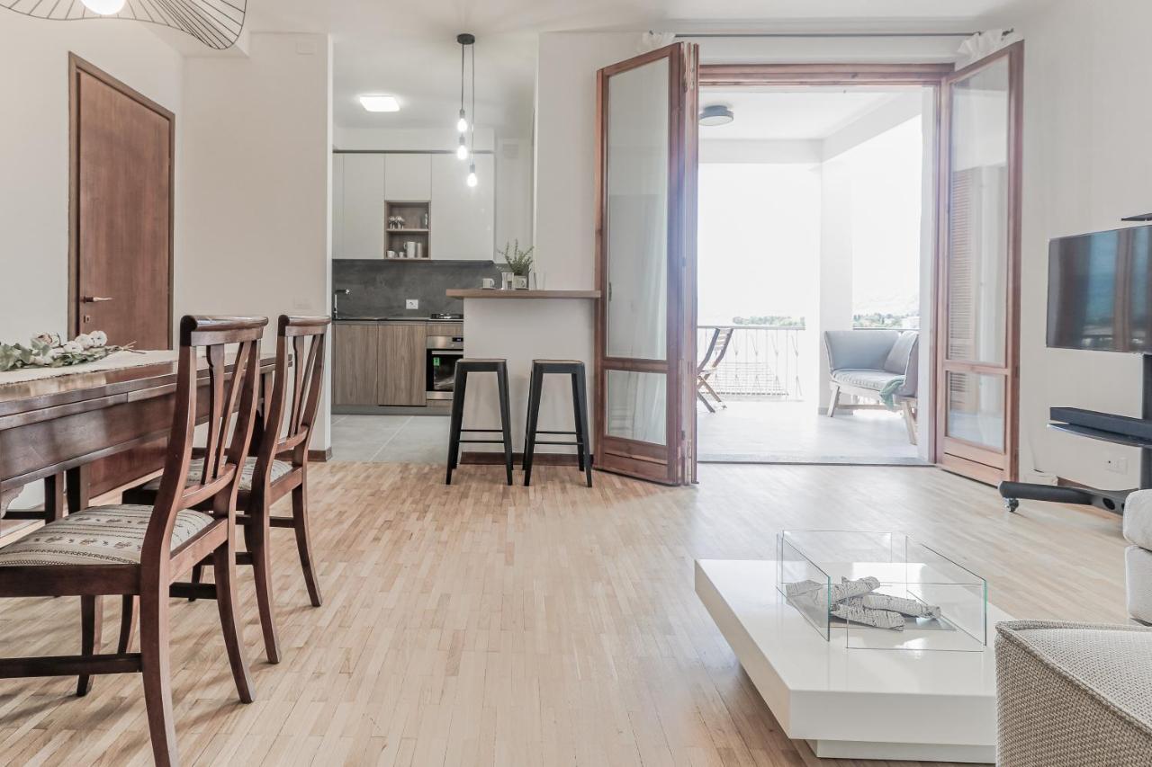 Stunning View Lakeside Apartment - Larihome A11 Gravedona Exterior photo