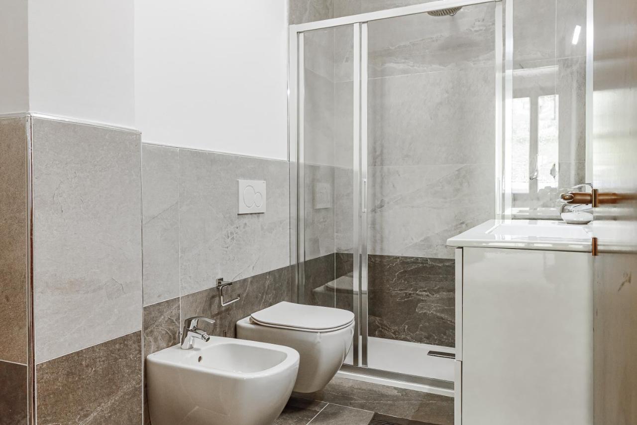 Stunning View Lakeside Apartment - Larihome A11 Gravedona Exterior photo